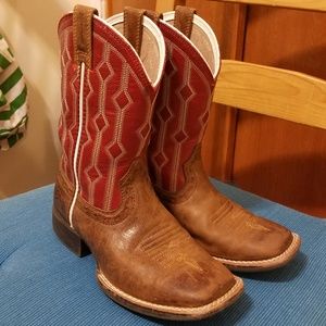 Kids Ariat cowboy boots